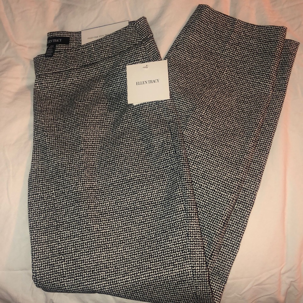 Mid-rise slim leg ankle pant